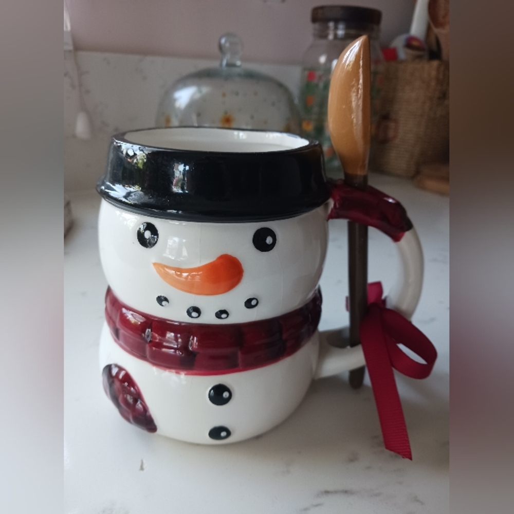 Snowman Mug with removable spoon for stirring